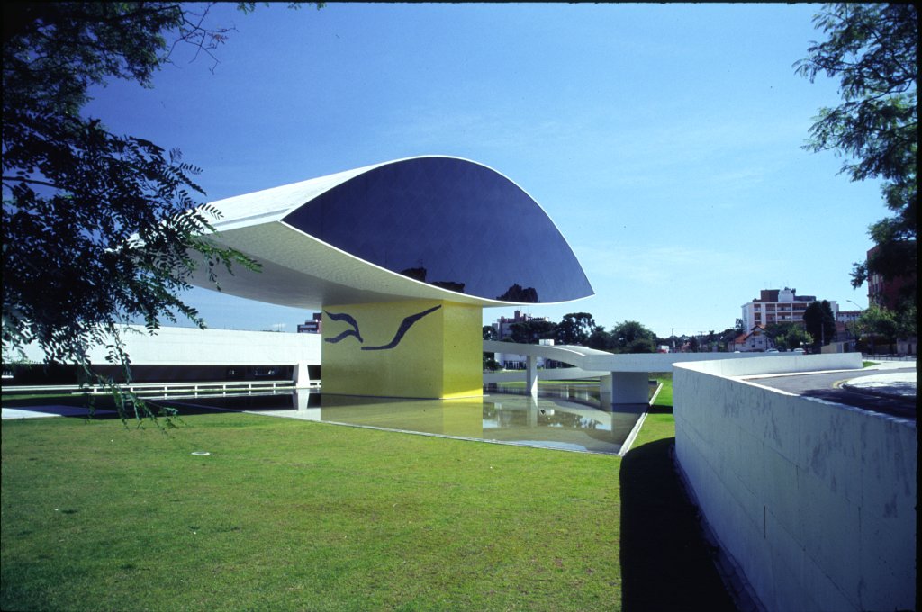 05 UFO IN CURITIBA.png